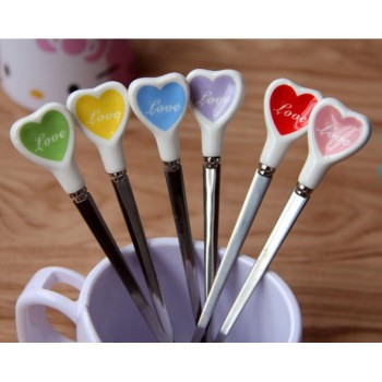 Ice cream dessert Tea Spoon Multicolor Love Hearts Long Ceramic Handle Stainless Steel Coffee Spoon Stirring Soup tableware A440