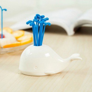 1set Novelty Fruit Vegetable Tools Creative White Whale Design Jar Spray Fruit Pick Kitchen Tool