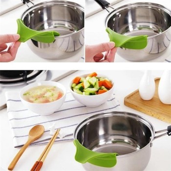 Hot Sale Kitchen Gadget Funnel Anti-spill Pans Rim Silicone Deflector Liquid Diversion Pans and Bowls Jars Kitchen Gadget Tool