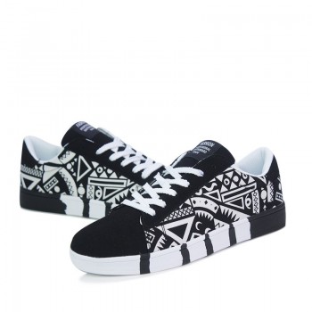 Trend New Design Canvas Skateboarding Shoes Leisure Mens Sneakers Comfortable Cloth Shoes Men Student School Sport Shoes 917916