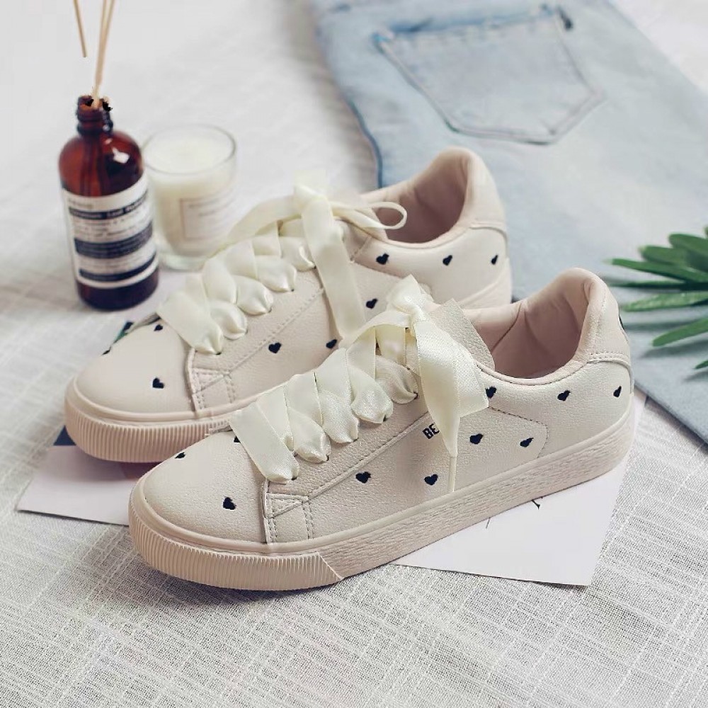 Women Casual Shoes with Heart Shape 2018 New Female Leather Sneakers Riband Lace Waterproof Girls Summer Shoes Solid Color 35-40