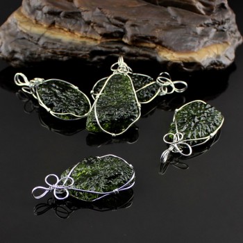 Natural Moldavite green aerolites crystal stone pendant energy apotropaic free rope Necklace Health From Czech Healing Reiki