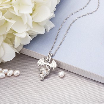 Vintage Christmas Gift Game of Throne Dragon Punk Luminous Pendant Necklace Glow in the Dark 3 Colors Cute Sweater Chain