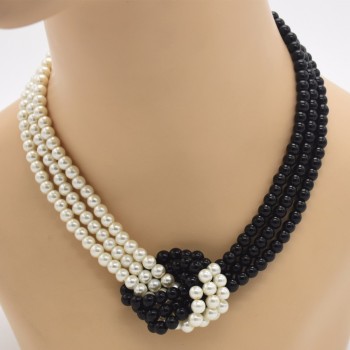 Womens fashion necklaces, three grey pearls and three white pearls are the best gifts for New Year