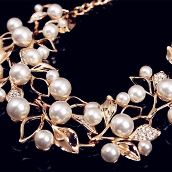 Fashion Simulated Pearl Necklacesamp;Pendants Leaves Statement Necklace Women Collares Ethnic Jewelry Personalized Gifts New Arrive