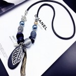 2018 new autumn and winter Leaf Necklace, elegant temperament, womens accessories, pendants, long sweater chain jewelry