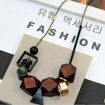 2017, autumn and winter new fashion version, fashion color clavicle Collar Necklace, female high-end clothing accessories pendan