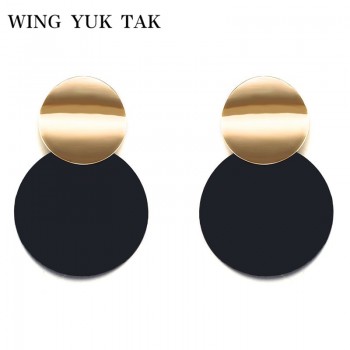 Unique Black Stud Earrings Trendy Gold Color Round Metal Statement Earrings for Women New Arrival wing yuk tak Fashion Jewelry