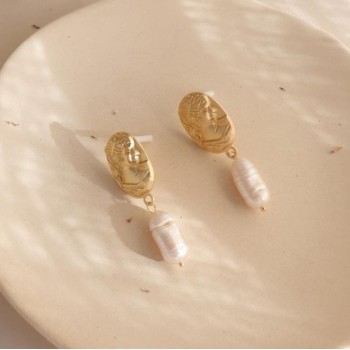 AOMU New Design Matte Metal Gold Love Heart Triangle Geometric Irregular Natural Freshwater Pearl Stud Earrings for Women