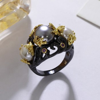 DreamCarnival 1989 Gray Tone Created Pearls Ring for Women Purple CZ Vintage Frauenringe Gothic Mujeres anillo Perla WA11399