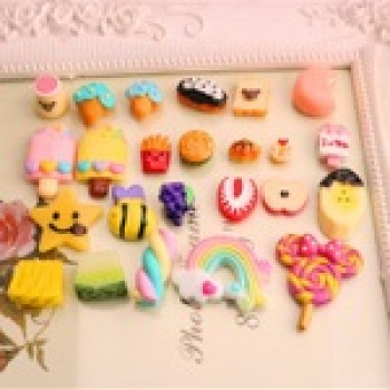 10pcs/lot Christmas Series Cute Colorful Resin Accessories DIY Mobile Phone Case Accessories DIY Headwears Pendant RandomlyShape
