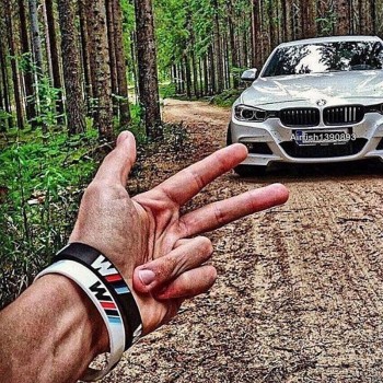 2pcs ///M Engrave Hologram Bracelets Sport M Power Black White Silicone Wristband Bangle for BMW Club Fans M3 M5 M6 3/5/7 Series