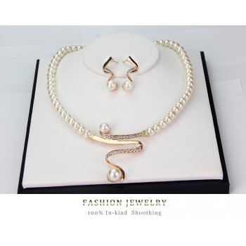 Fashion Simulated Pearl Bridal Jewelry Sets Women Luxury Crystal Imitation Metallic Ribbon Pendant Choker Necklace Earrings Set