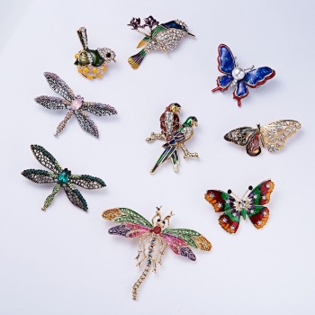 Alloy Purple Enamel Butterfly Bragonfly Bird Brooches Men And Womens Metal Rhinestone Insects Banquet Wedding Brooch Gifts