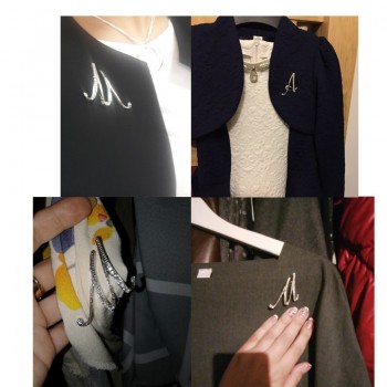 Hot Sale Rhinestone 26 Letters Women Girls Sweater Scarf Suit Charming Female Brooch Pin Fashion Jewelry Banquet Accessories A-S
