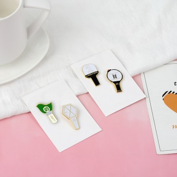 Kpop Fandom Metal Badge Pin Bangtan Army Blackpink EXO GOT7 SEVENTEEN TWICE WANNA ONE Lightstick and Logo Design Pin back