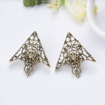MISANANRYNE Fashion alloy brooch Hollow pattern collar angle Palace retro Triangle shirts collar pins women men Jewelry