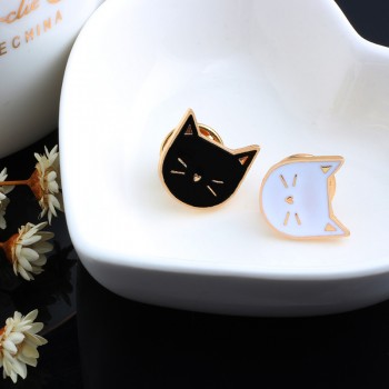2 Pcs / Set Hot Cartoon Cute Cat Animal Enamel Brooch Pin Badge Decorative Jewelry Style Brooches For Women Gift