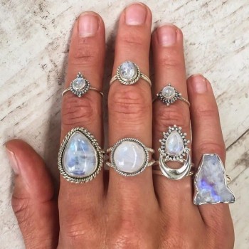 OMHXZJ Wholesale European Fashion Woman Man Party Wedding Gift Silver White Round Moonstone Taiyin Ring RR317