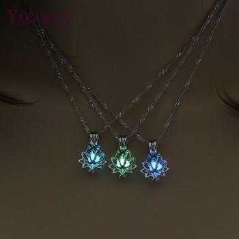 3 Colors Lotus Flower Pendant Necklace Charm Chain Pendant Glow in the Dark Choker Statement Necklace Luminous Party Jewelry