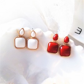 Metal Classic Trendy Red square stud earrings for women temperament geometric Fashion stud earrings Women jewelry wholesale