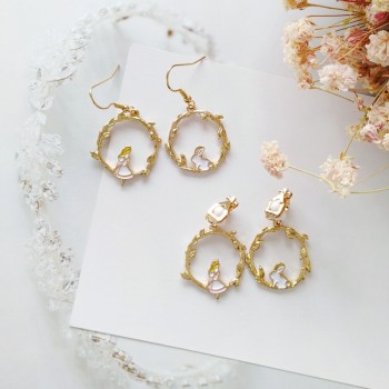 Fairy Tales Cute White Rabbit Alice in Wonderland Clip Earrings Non No Piercing Ear Hole Fairy Round Branch Clips on Earrings