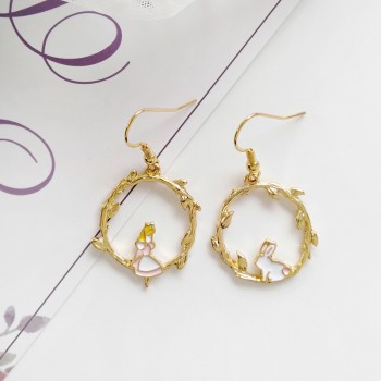 Fairy Tales Cute White Rabbit Alice in Wonderland Clip Earrings Non No Piercing Ear Hole Fairy Round Branch Clips on Earrings