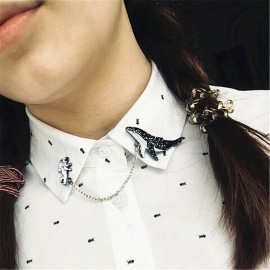 The new cosmic space whales cartoon badge xionghua metal alloy Clothing collar pin The astronaut drip brooch