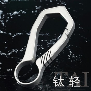 Real Titanium Alloy Key Chain Men EDC Lightweight Titanium Keychain Hanging Buckle Key Rings Quickdraw Tool Creative KeyRing