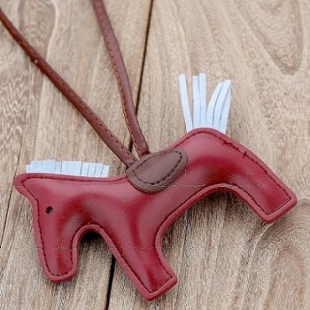 Naomyamp;ZP Famous Luxury Handmade PU Leather Horse Keychain Animal Key Chain Women Bag Charm Pendant Accessories Fashion Jewelry