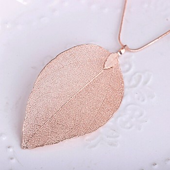 2018 Sweater Coat Necklaces Ladies Girls Special Leaves Leaf sweater Pendant Necklace Long Chain Jewelry for Womens bijou Gift
