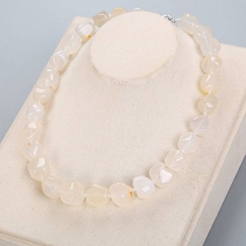 Natural Agate Irregular Original Stone Vintage Women High Quality Jade Necklace Crystal Popular Classic Exquisite Amber Jewelry