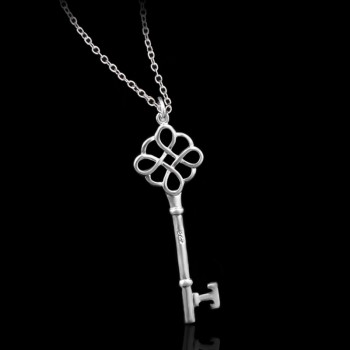 OMHXZJ Wholesale Personality Fashion OL Woman Girl Party Gift Silver Hollow Key 925 Sterling Silver Charm Pendant Necklace CH90