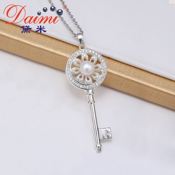 DAIMI 925 Sterling Silver Jewelry Pendant Necklace Shiny Key Pendant 5-6mm White Pearl Pendant