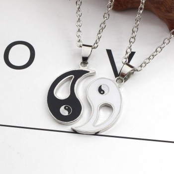 2 Pcs Couple Necklaces Silver Broken Heart Necklace For Lovers Puzzle Necklace BFF Pendants amp; Necklaces Valentines Day Present