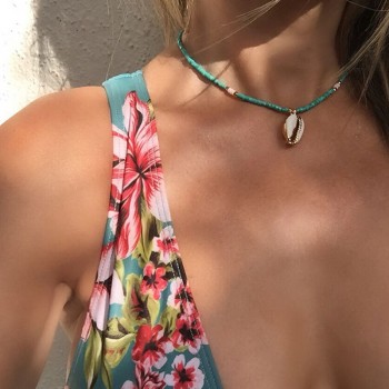 Chic green beads Choker Necklaces shell pendant Fashion Gold Color Chain Necklace for Women Jewelry Short Chockers Collar
