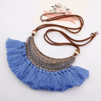 2018 New Alloy Crescent Moon Pendant Necklace Fashion Bohemia Colorful Tassels Sweater Chain Necklace Woman Accessories