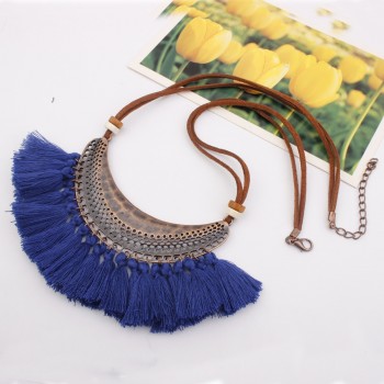 2018 New Alloy Crescent Moon Pendant Necklace Fashion Bohemia Colorful Tassels Sweater Chain Necklace Woman Accessories