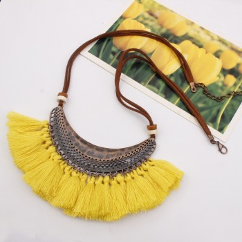 2018 New Alloy Crescent Moon Pendant Necklace Fashion Bohemia Colorful Tassels Sweater Chain Necklace Woman Accessories