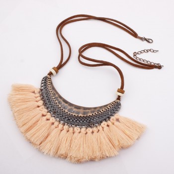 2018 New Alloy Crescent Moon Pendant Necklace Fashion Bohemia Colorful Tassels Sweater Chain Necklace Woman Accessories