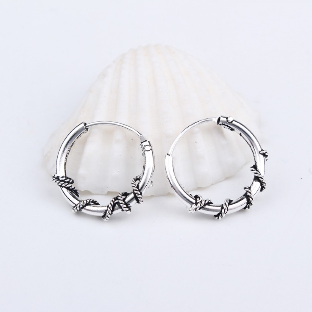 European Small Hoop Earring For Women Vintage Silver Color Hoop Earrings Circle Handmade Bijoux Bijoux Fashion Jewelry E35