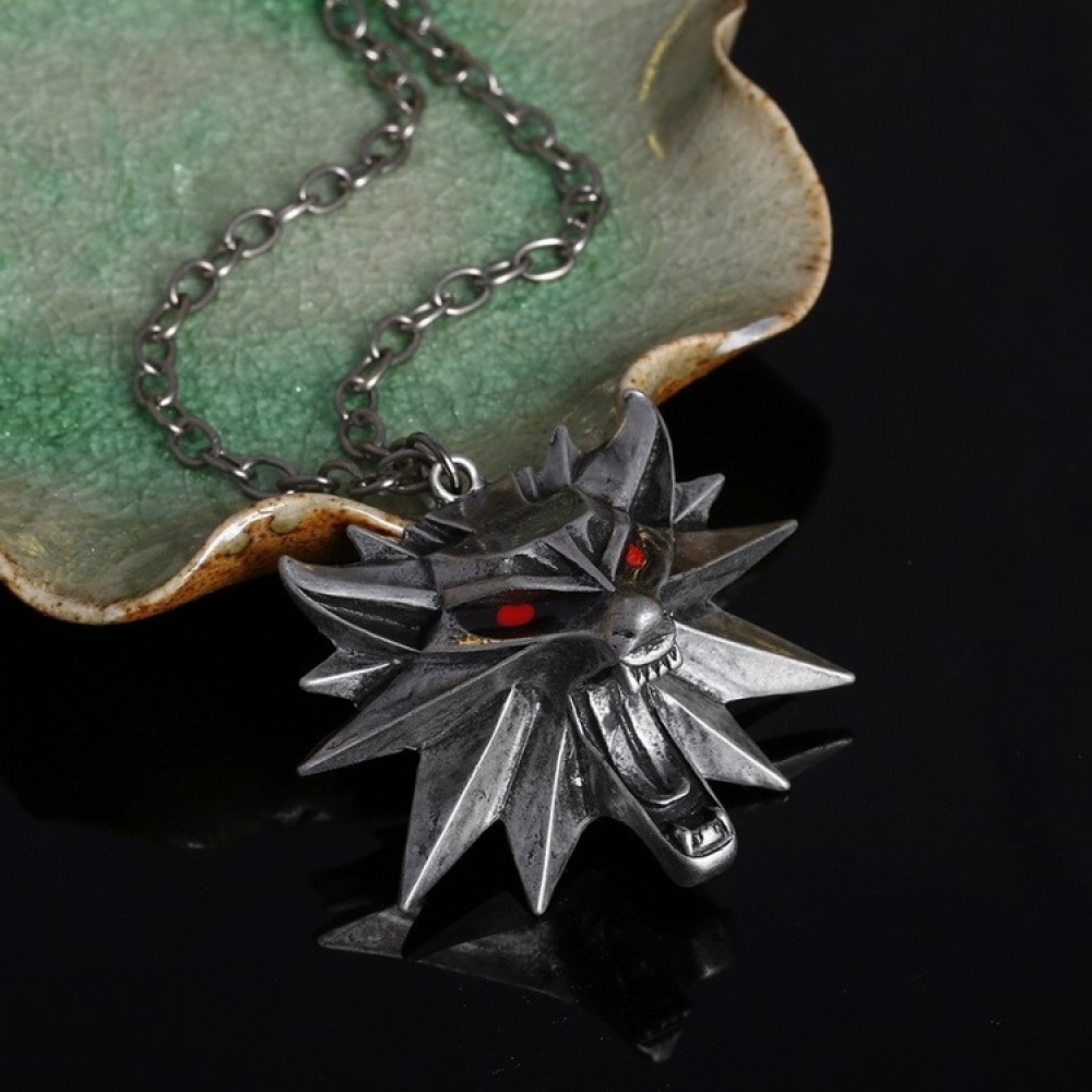 Hot Sale The Witcher 3 Wild Hunt Medallion Pendant and Chain Necklace For Women Man Unisex Red Crystal Eye Wolf Necklace