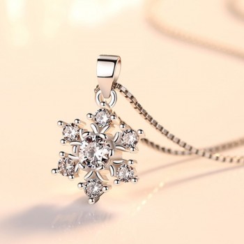 NEHZY New ladies fashion crystal snowflake necklace pendant simple temperament retro high quality cute flower silver jewelry