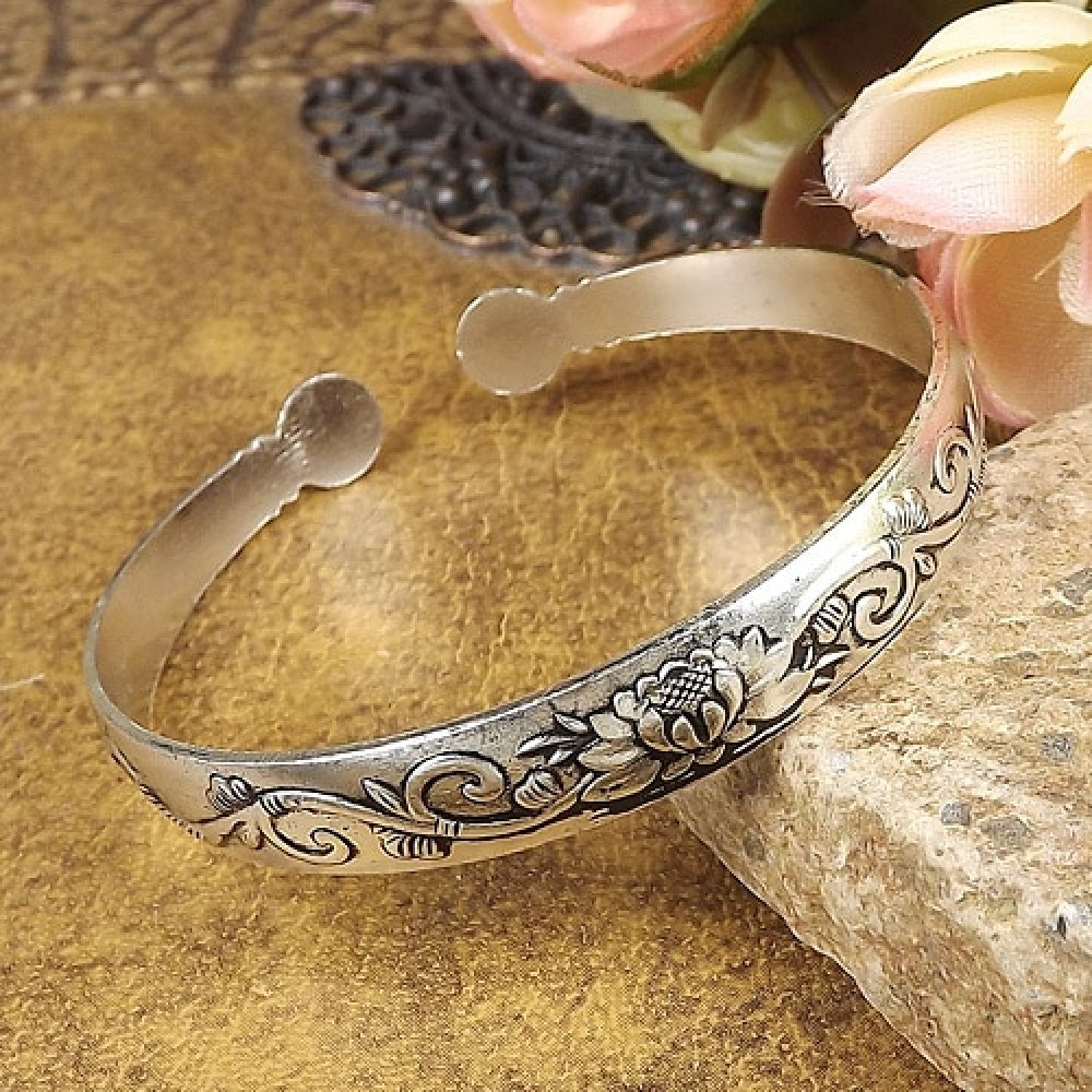 New  Gypsy Bohemian Vintage Retro Silver Bangles Women Classic Handmade Tibetan Silver Carved Lotus Cuff Bracelets 6cm Diameter