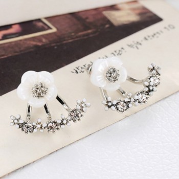 Simple Design Rhinestone Crystal Flower Silver Stud Earrings Fashion Jewelry Piercing Ear Studs for Women Wedding Party Gift