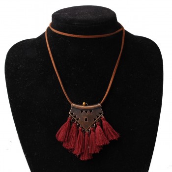 Vintage Gold Chain Colorful Tassel Pendant Necklace Fashion Red White Pink Sweater Chain Necklace For Woman Jewelry