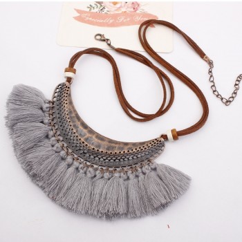 2018 New Alloy Crescent Moon Pendant Necklace Fashion Bohemia Colorful Tassels Sweater Chain Necklace Woman Accessories