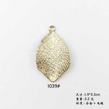 10pcs/lot Wholesale High Quality Fashion Gold Color Charm Leaf Hollow Leaves Charms Pendant For Necklace Jewelry Accessories