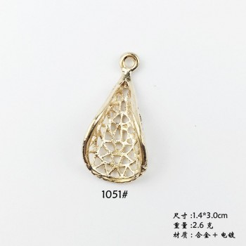 10pcs/lot Wholesale High Quality Fashion Gold Color Charm Leaf Hollow Leaves Charms Pendant For Necklace Jewelry Accessories