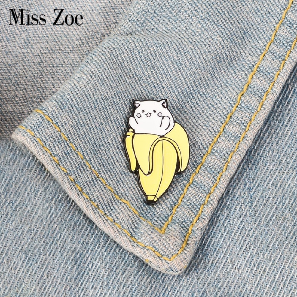 Cat Banana Enamel Pins Cartoon Animal Fruit Brooches Badge Denim jeans Lapel Pin Cute Kitten Jewelry Gift for Friends Kids